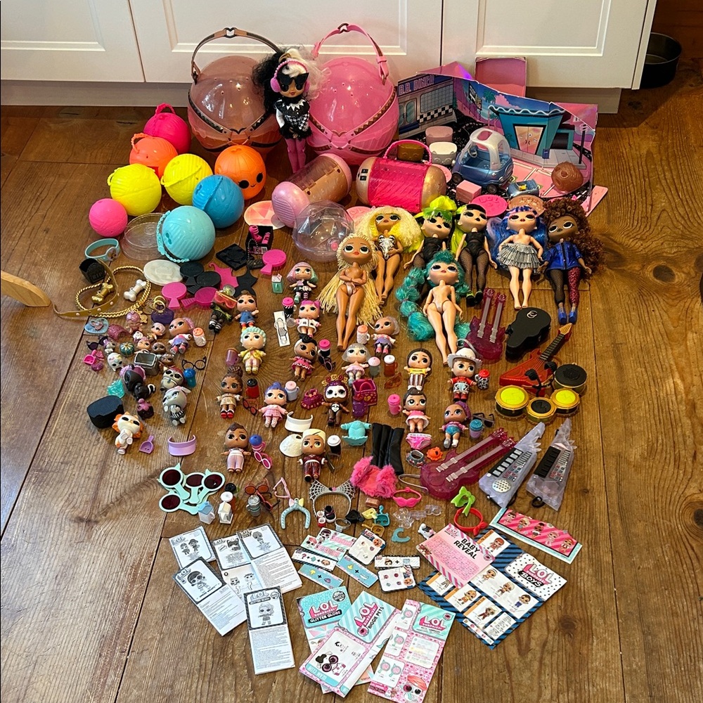L.O.L. Surprise! OMG Dolls and Accessories Set